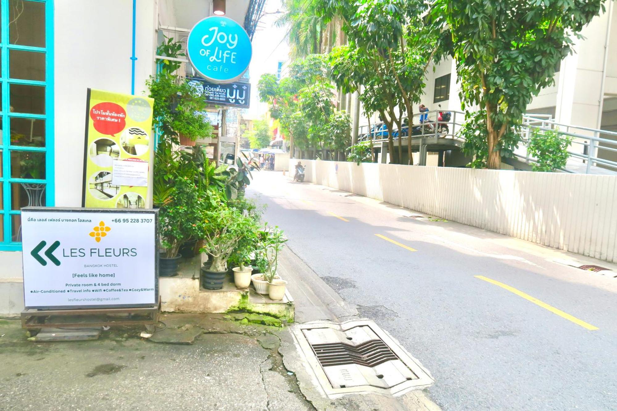 Les Fleurs Bangkok Hostel Banguecoque Exterior foto