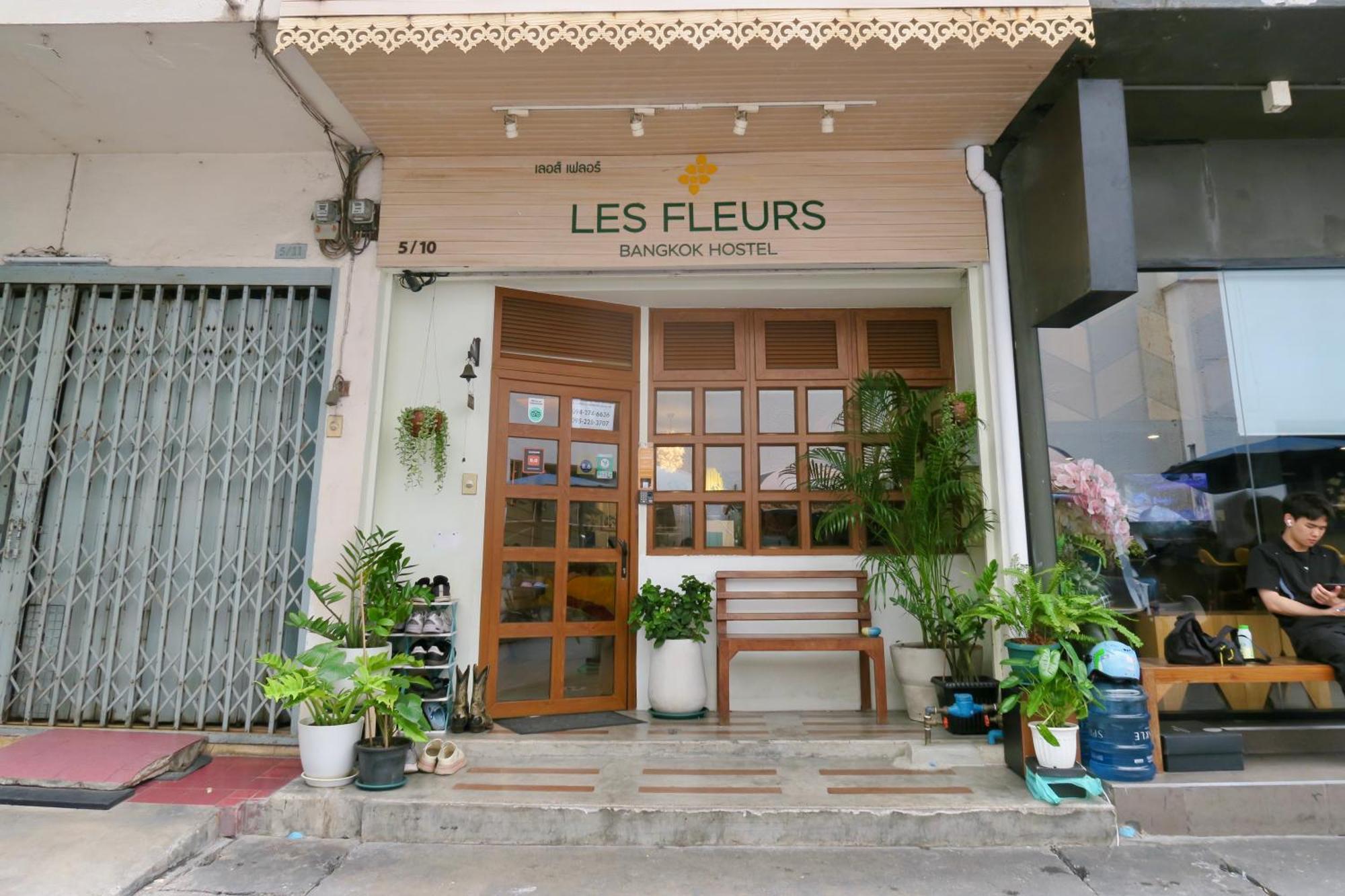 Les Fleurs Bangkok Hostel Banguecoque Exterior foto