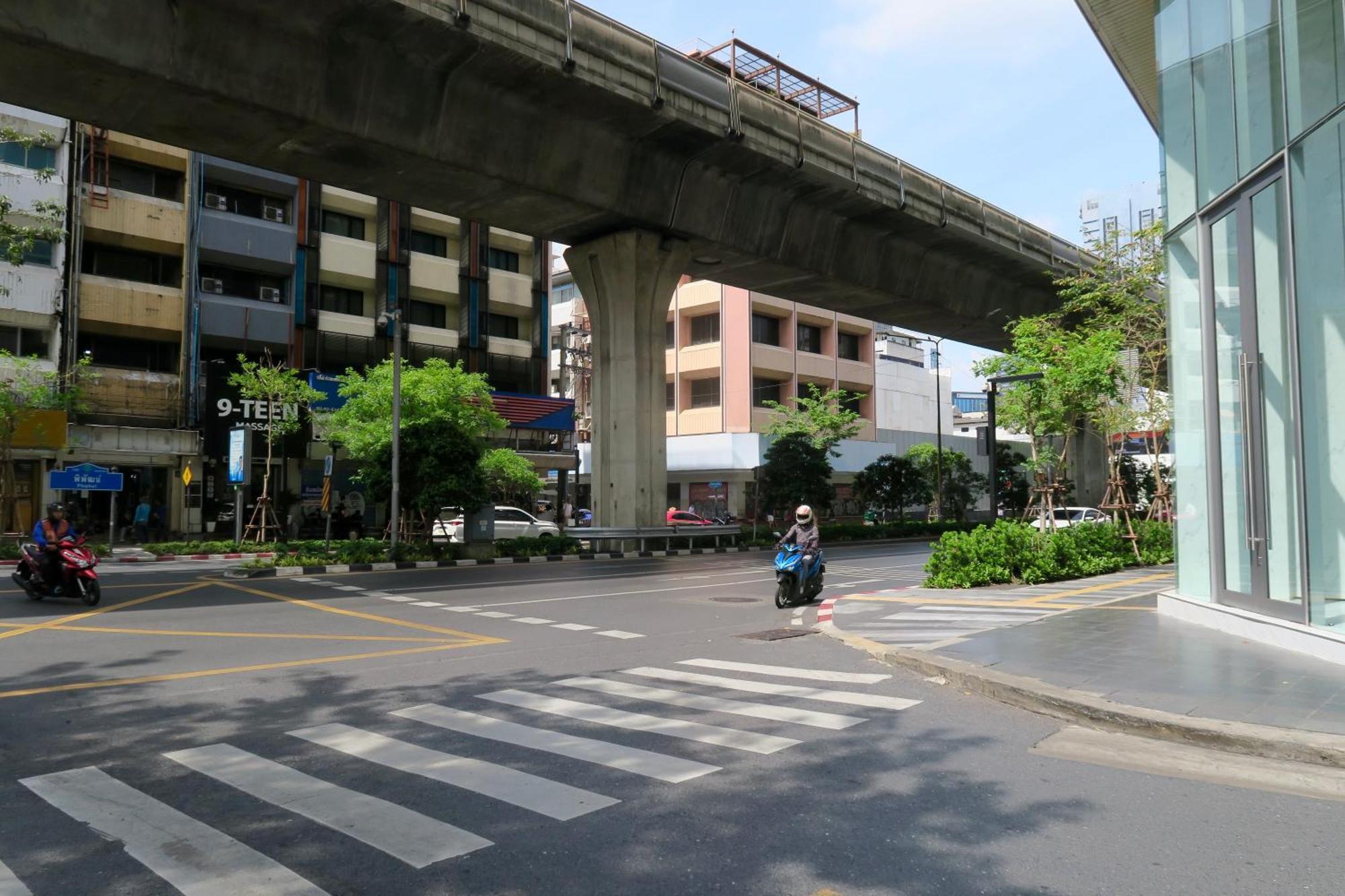 Les Fleurs Bangkok Hostel Banguecoque Exterior foto