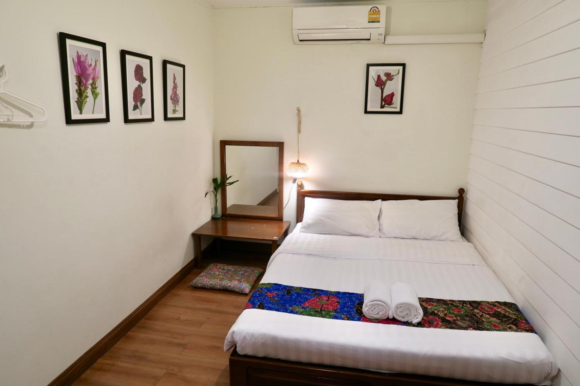 Les Fleurs Bangkok Hostel Banguecoque Exterior foto